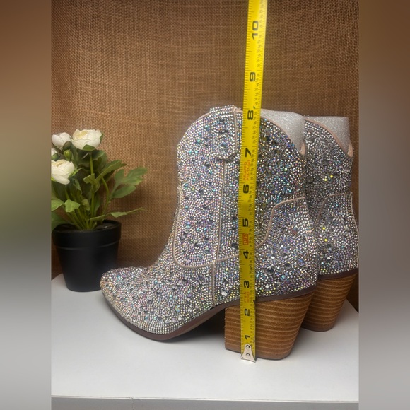 NWT CUSHIONAIRE Women's Bravo Rhinestone Western Boots with +Memory Foam,6.5W 🌟🌟 - Picture 13 of 17